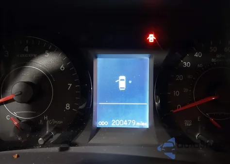 2015 Toyota Sienna Le 8 Passenger z USA, uszkodzony, nr VIN 5TDKK3DC6FS537518